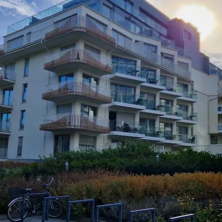 Apartpark Albus アパート *